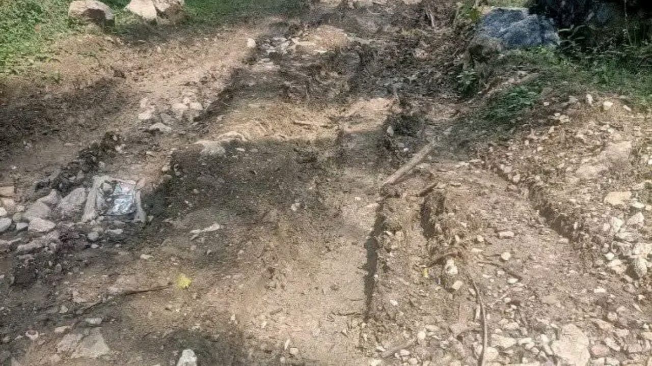 包考山体滑坡致道路中断，社区产品难入市场