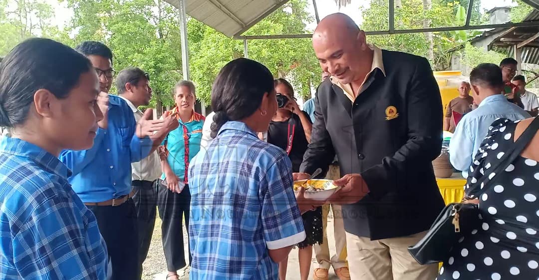 维克克市长：学校午餐执行方须确保食品卫生