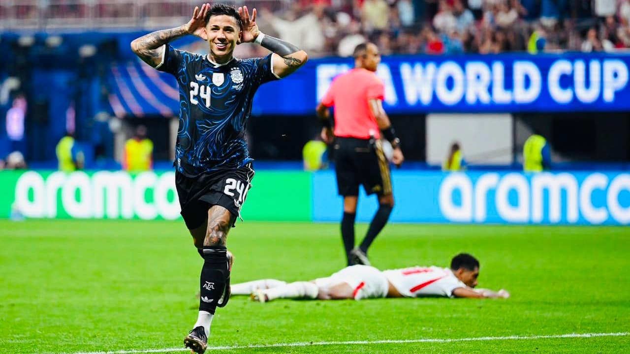 阿根廷2-1胜英格兰，挺进世界杯决赛