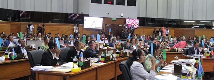 国民议会42票通过2025年预算案