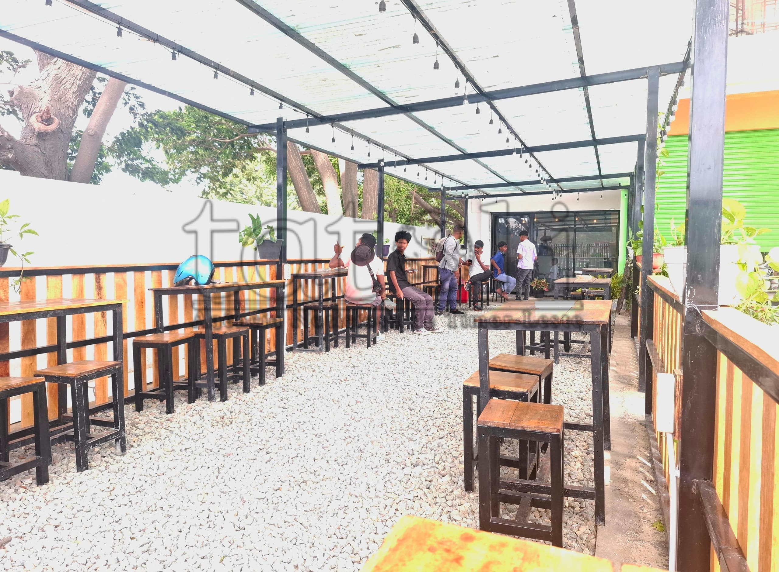阿萨贝咖啡店：行政驱逐后重新开业