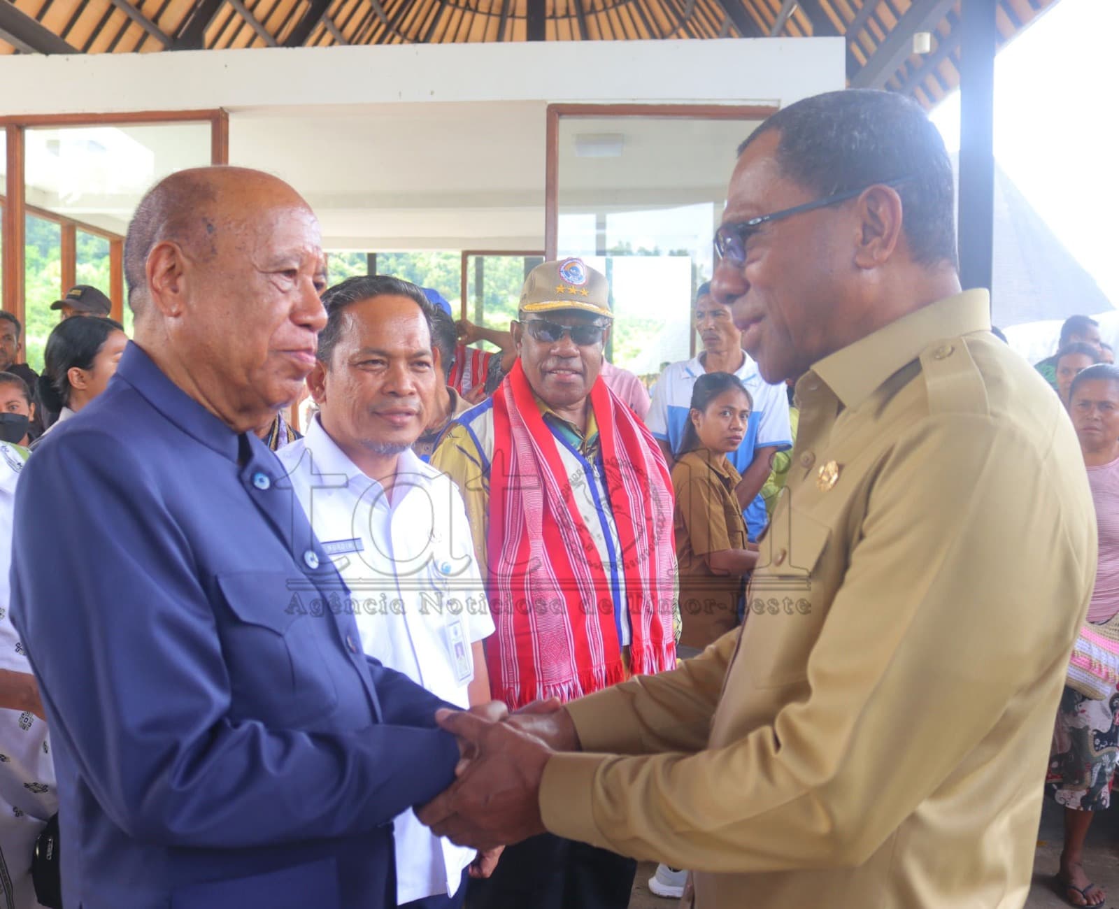 社区欢迎奥埃西卢和纳潘边境口岸重新开放