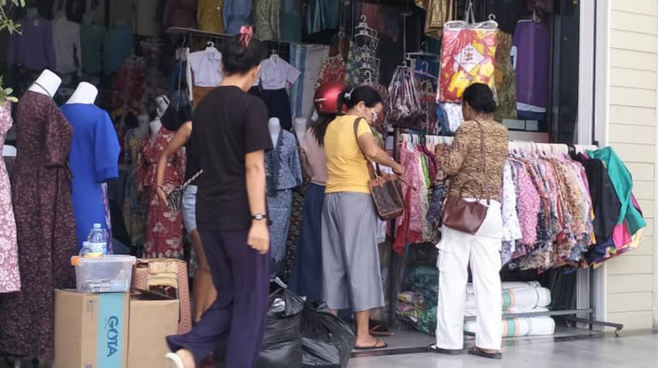 戈尔戈塔购物中心：节日过后客流锐减