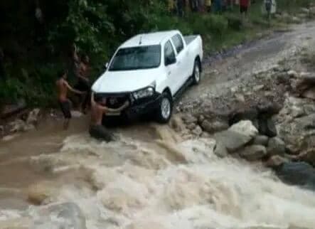 巴吉亚行政站获燃油支援修复道路
