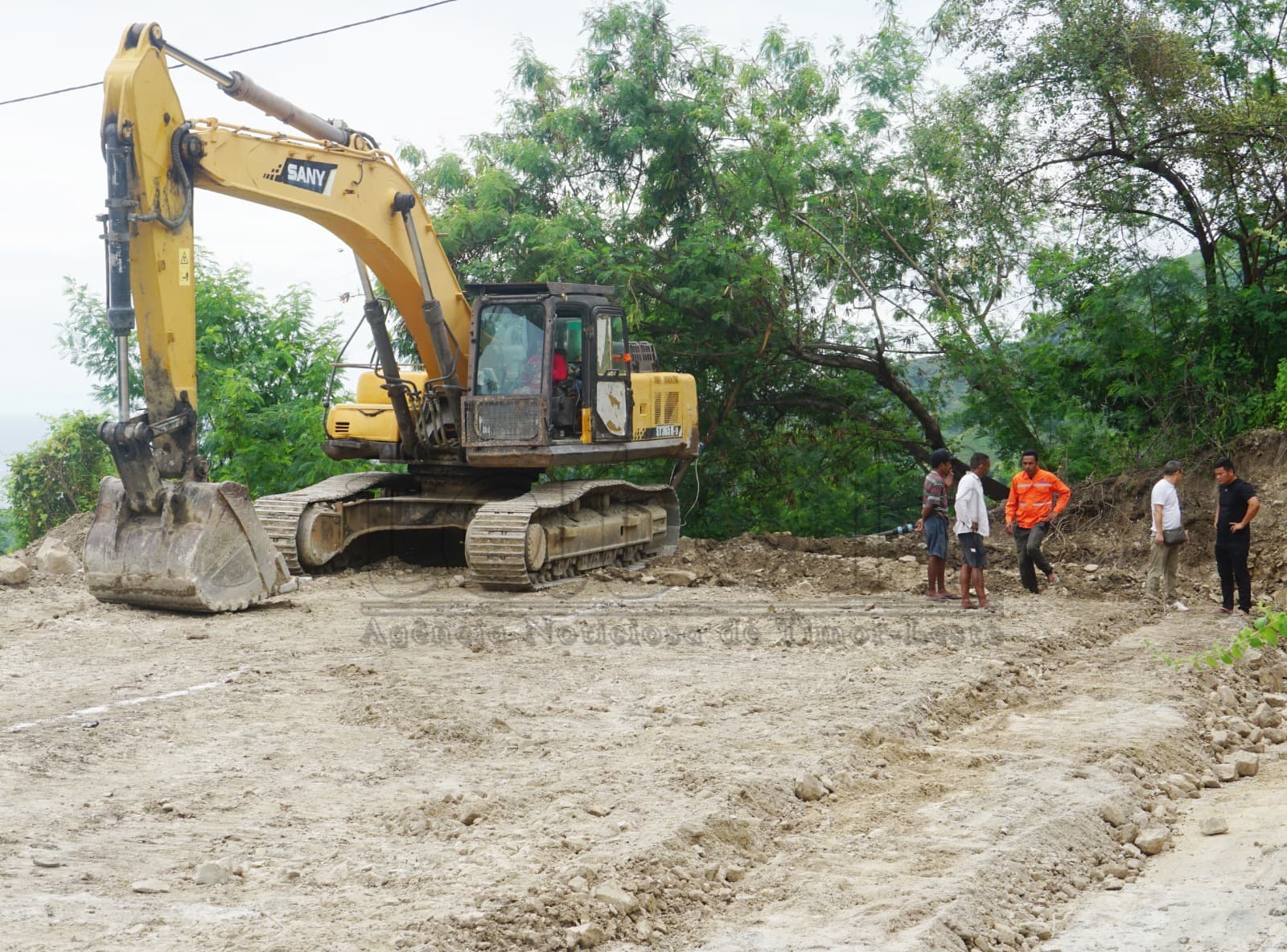 欧库西社区谴责本地公司转卖道路修复项目给中企