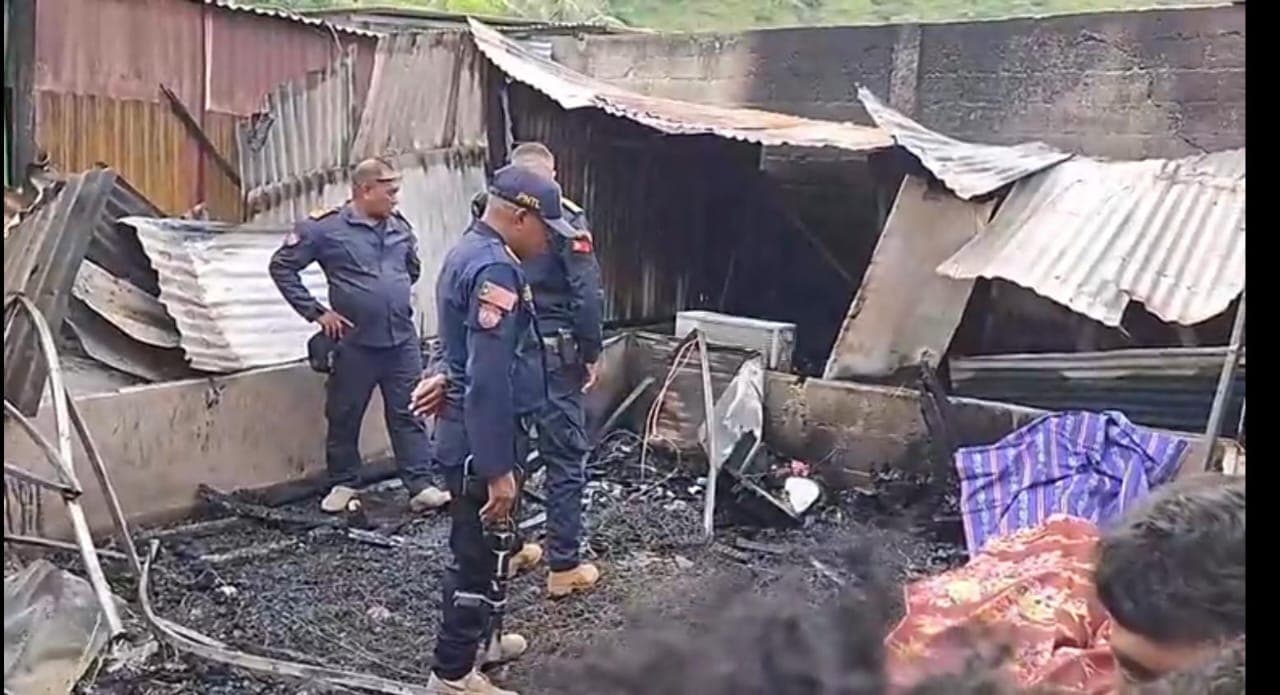 塔西图卢火灾致两人死亡 消防员称已扑灭