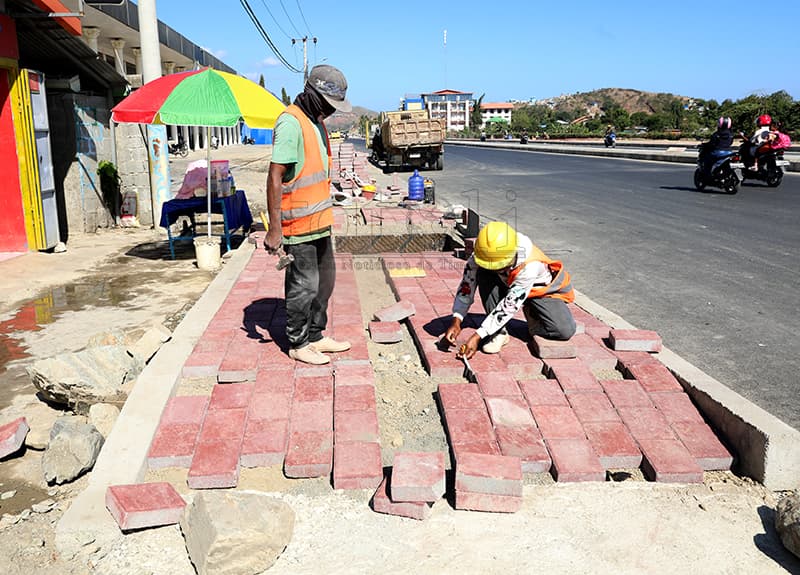 图片新闻:髑髅地礼仪路人行道建设