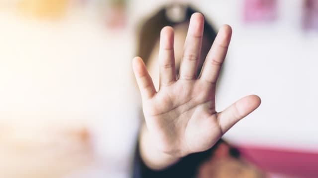 法律人士:家暴案件高企,预防是关键