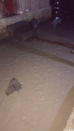 科瓦利马123户家庭遭受洪水袭击