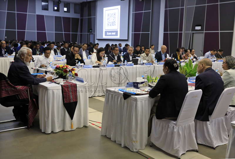 财政部为2027年预算提出三种财政方案