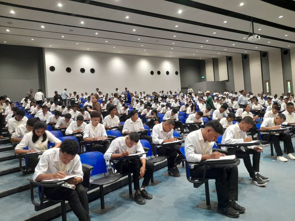 招募委员会主席：214名候选人参加军事学院文化测试