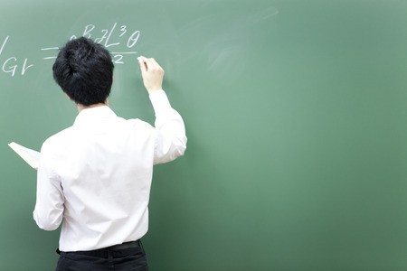 教师需具备葡萄牙语知识以教导学生