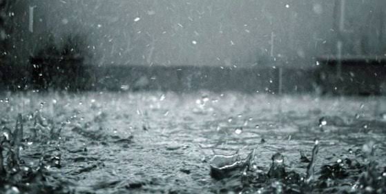 东帝汶连续暴雨大风致儿童害怕上学
