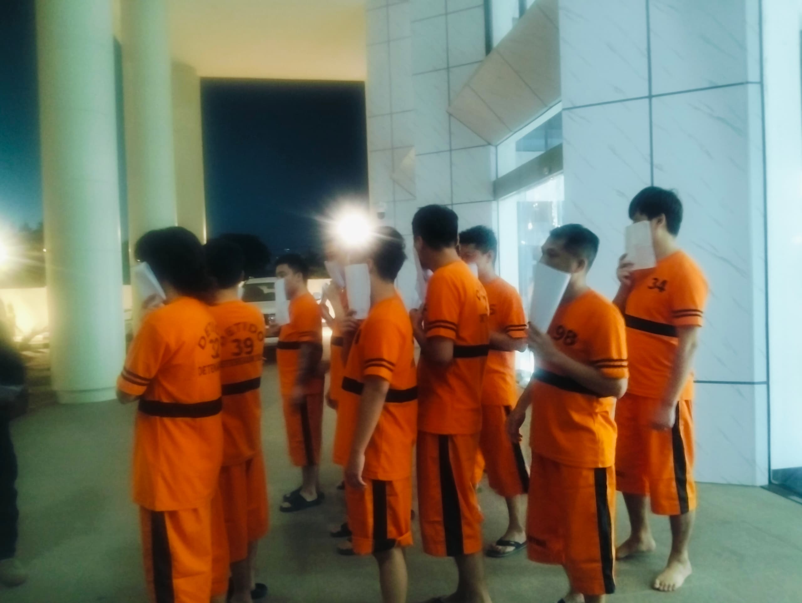 甘榜巴鲁在线赌博案：每人2500美元保释金