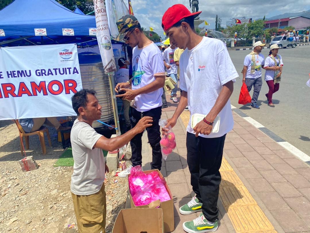 埃吉迪奥·阿马拉尔:卖苹果帮助同胞抵抗炎热