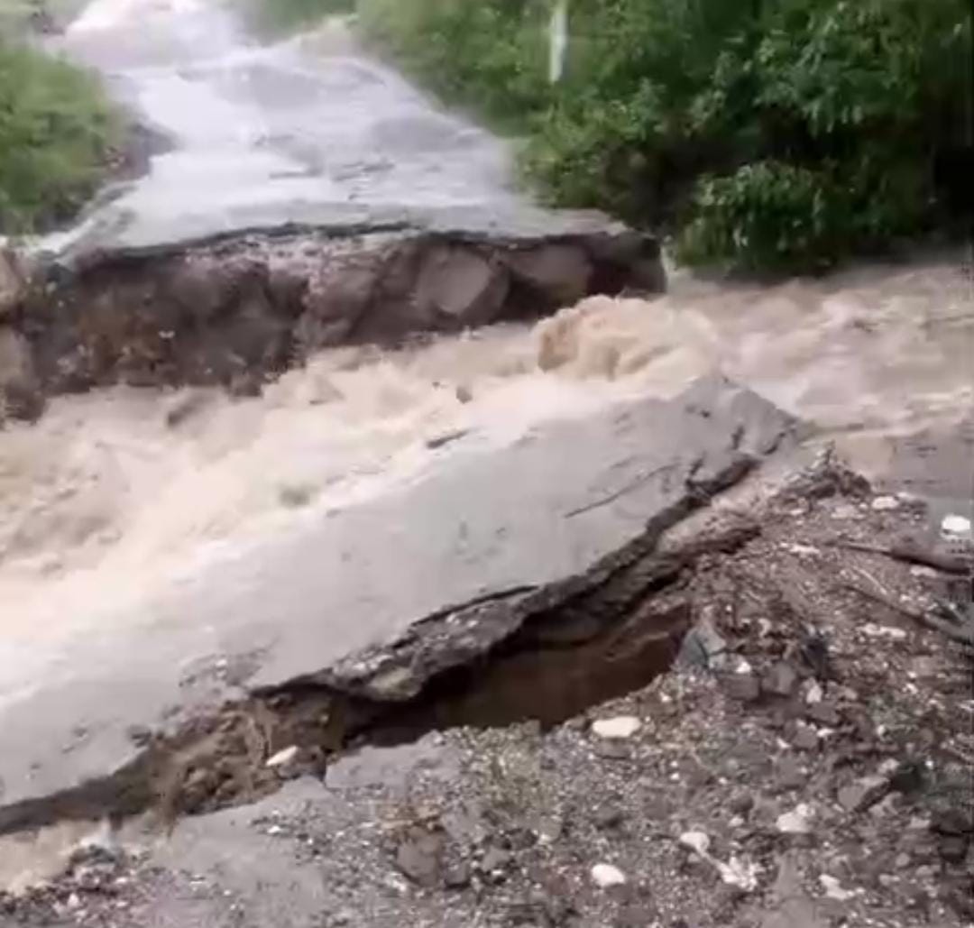 暴雨致巴吉亚两地道路中断