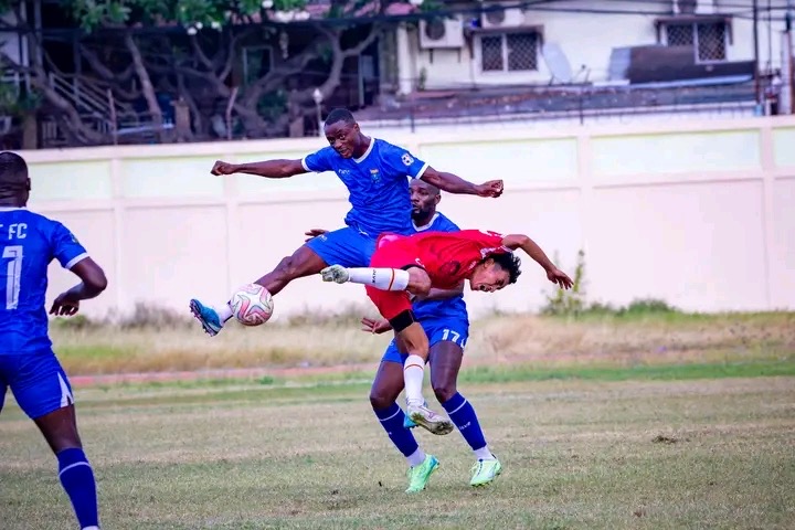 埃马努埃尔FC 2-1险胜DIT，收获关键三分