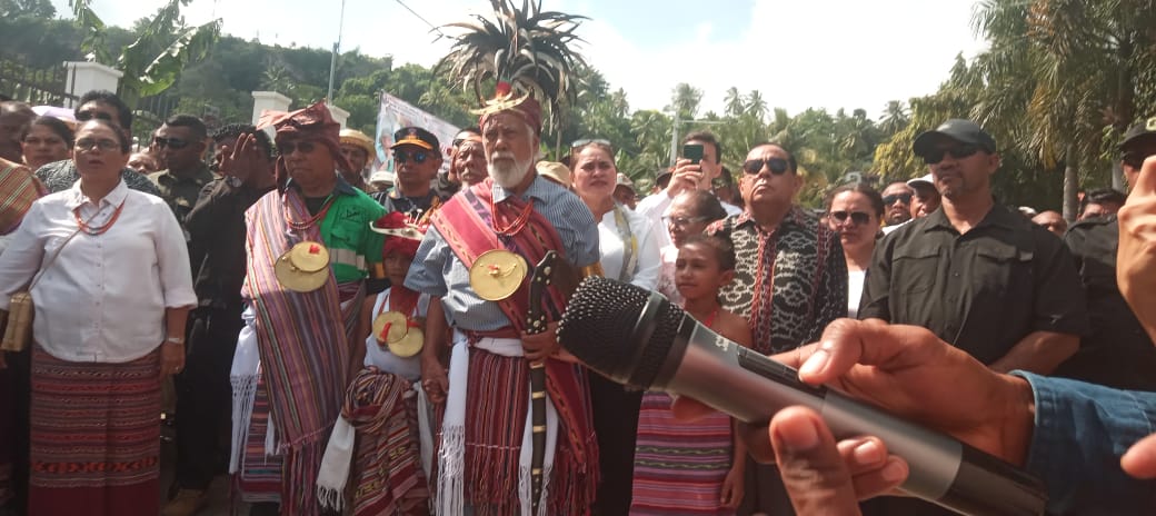 总理沙纳纳·古斯芒出席包考城市道路合同签署仪式