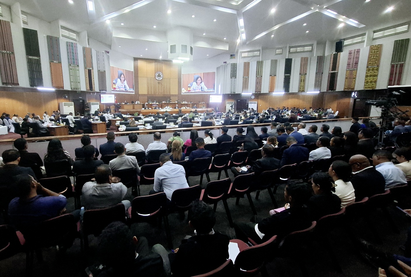 国民议会通过卫生部2025年预算提案