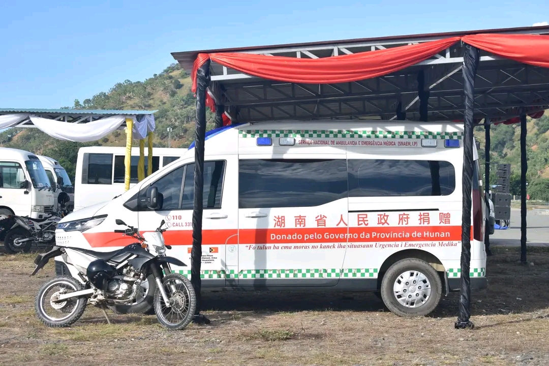 SNAEM搭建救援帐篷助力独立日庆典