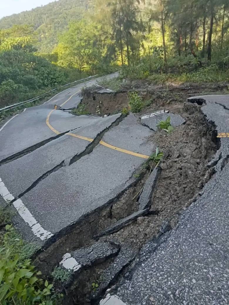 索伊巴达-纳塔博拉道路严重损坏 交通受阻