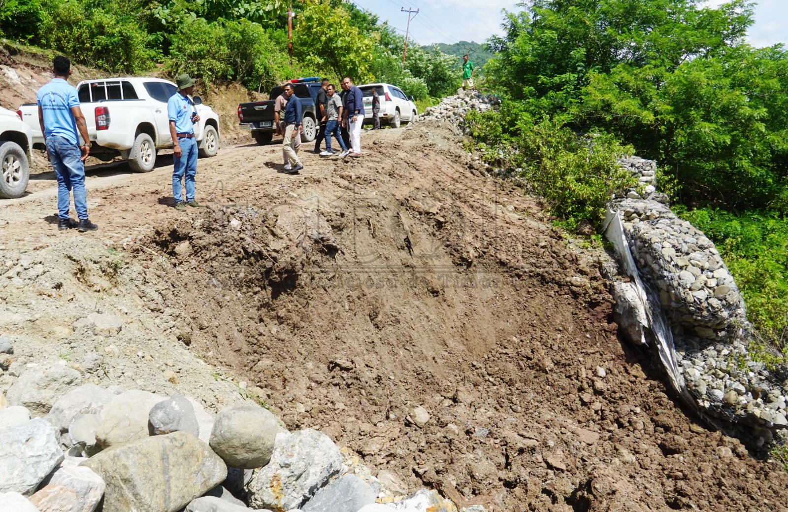 欧库西特区道路面临断裂风险 当局紧急拨款修复