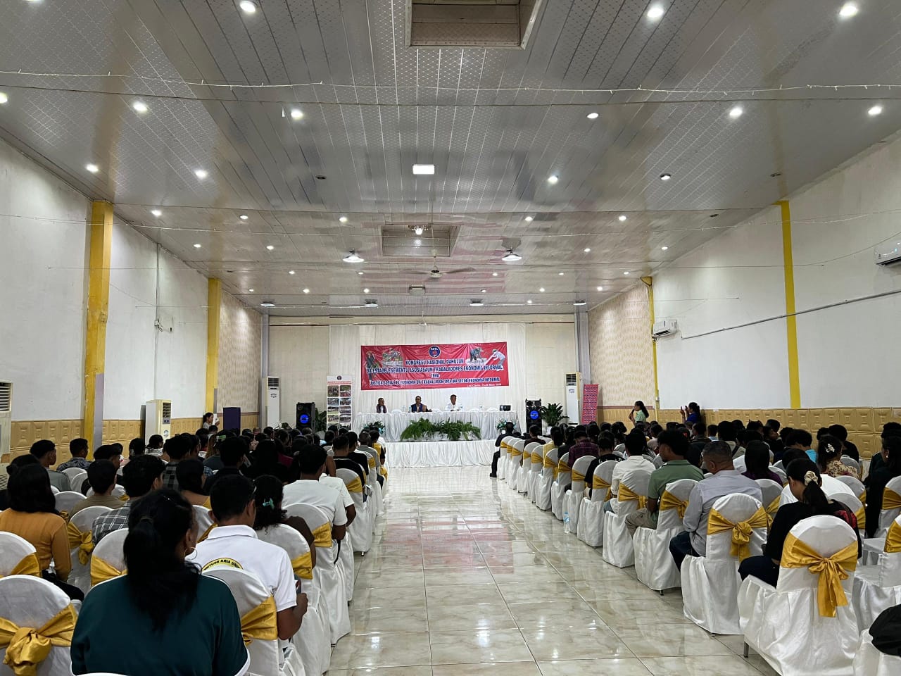 KSTL召开全国非正规工人代表大会，百余人参加