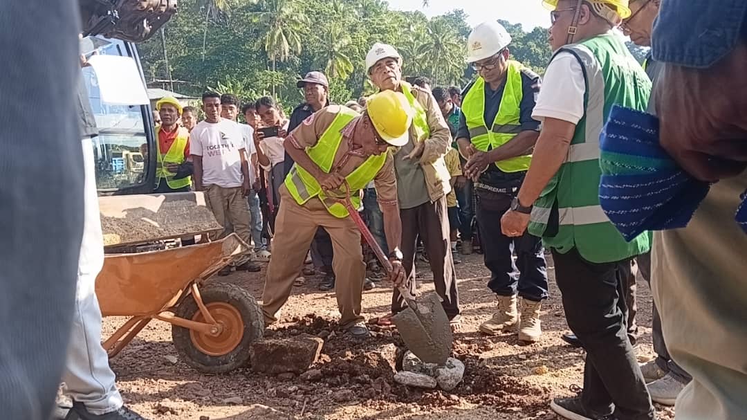 维凯克乌阿图拉里乡村道路修复工程启动