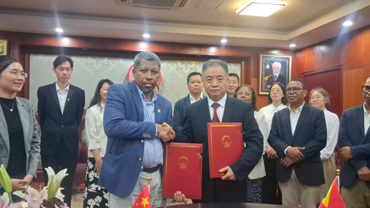 国防部长:签署协议建设中国友谊医院