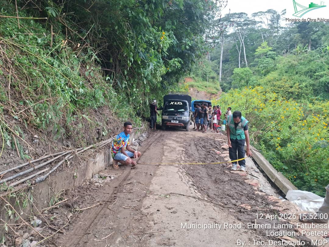 公共工程部与社区联合修复埃尔梅拉道路