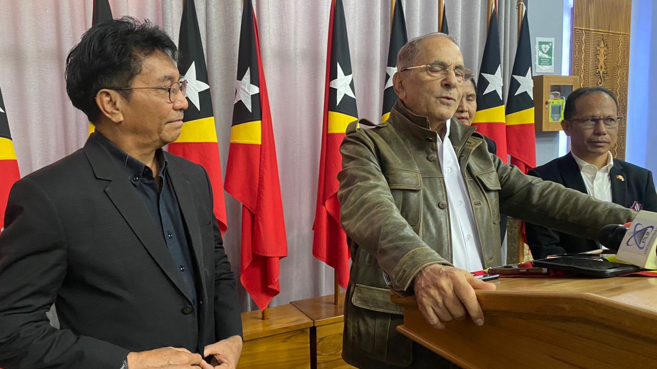 总统要求优先筹备东盟峰会,议会坚持颁布诽谤刑法