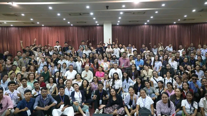 FDCH奖学金140名学子启程赴多国留学