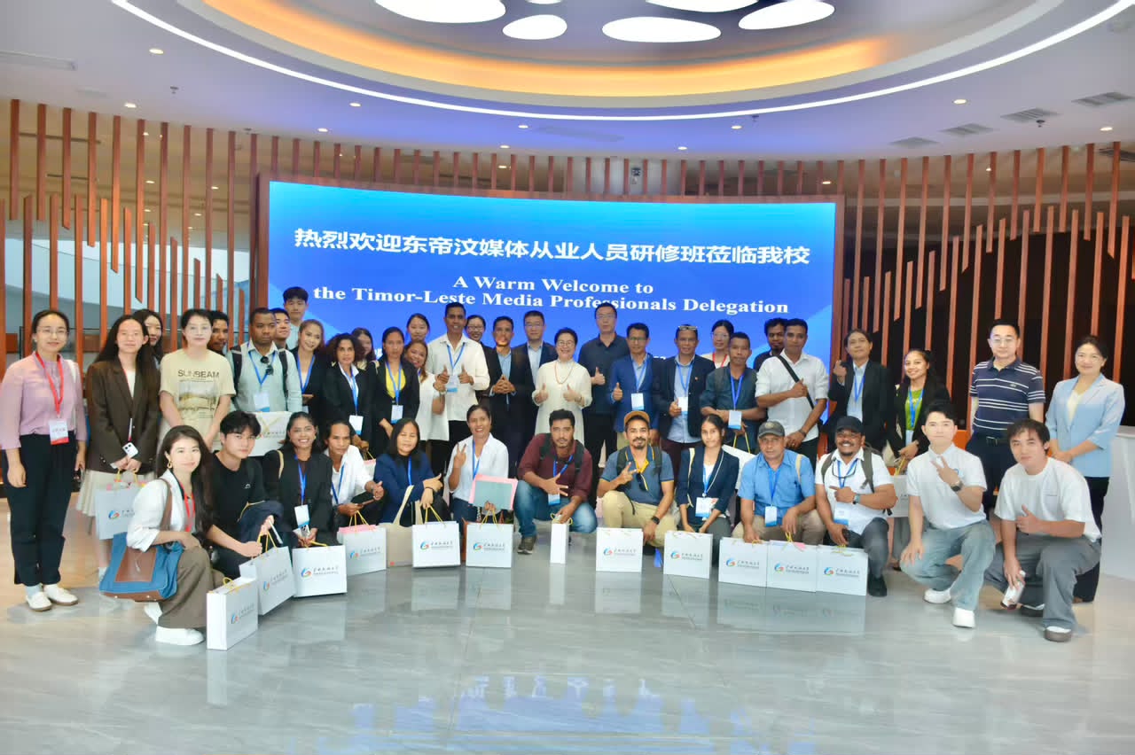 东帝汶记者与广西民族大学讨论学习合作