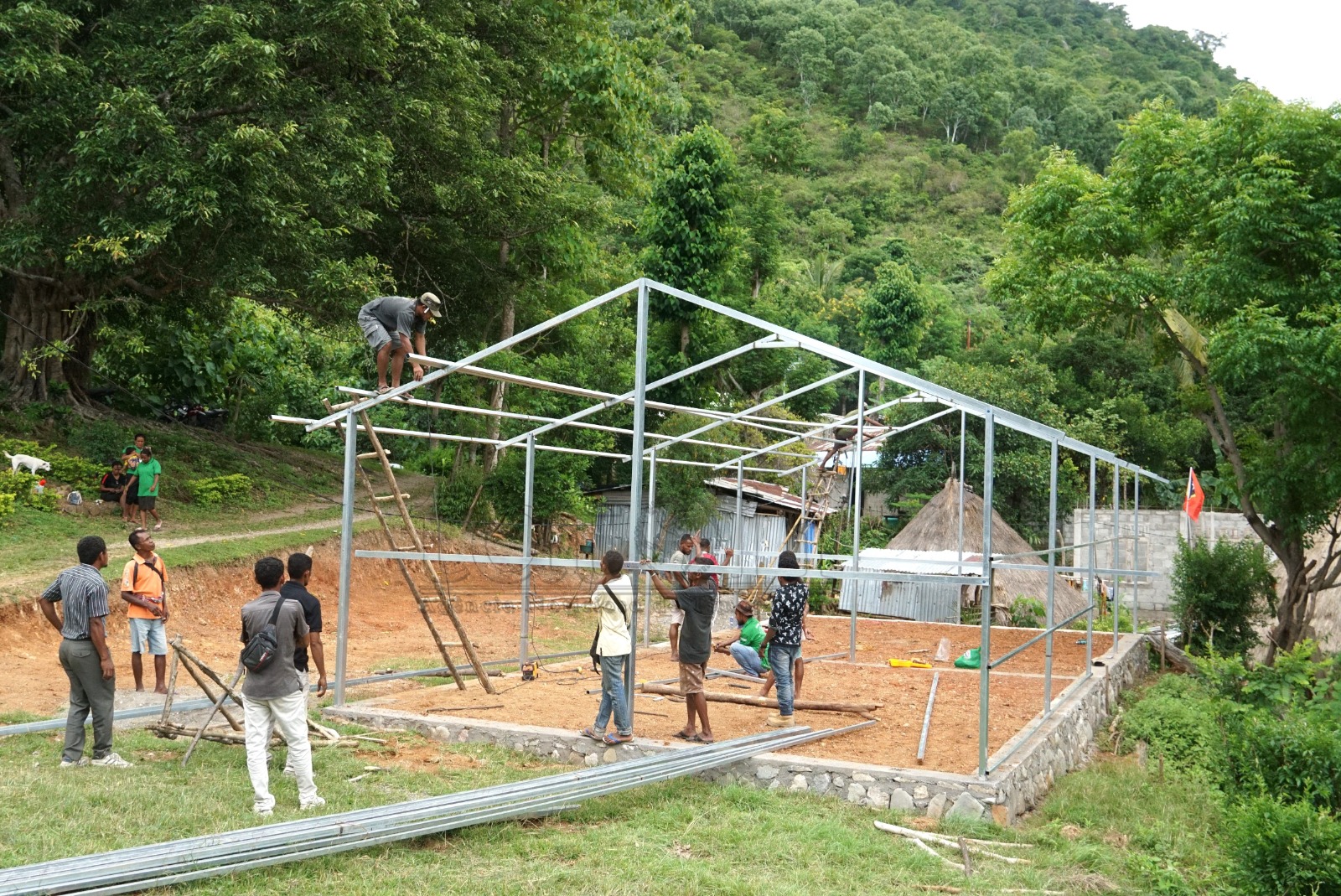 欧库西设立平行班 解决学生长途上学难题