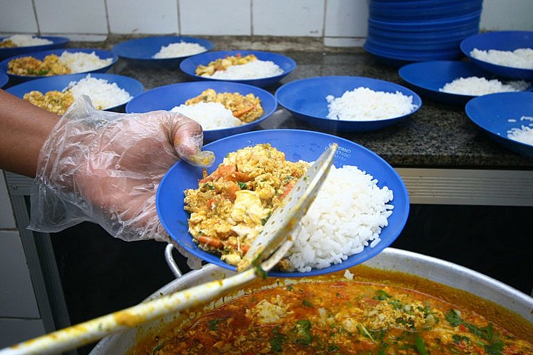 诺贝尔学校学生7个月未获课间餐