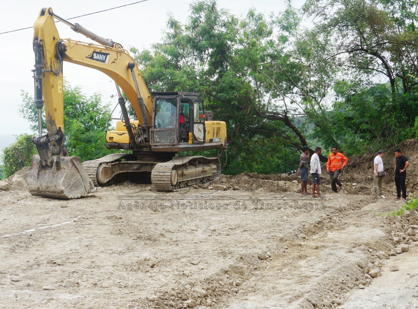 欧库西社区谴责本地公司转卖道路修复项目给中企