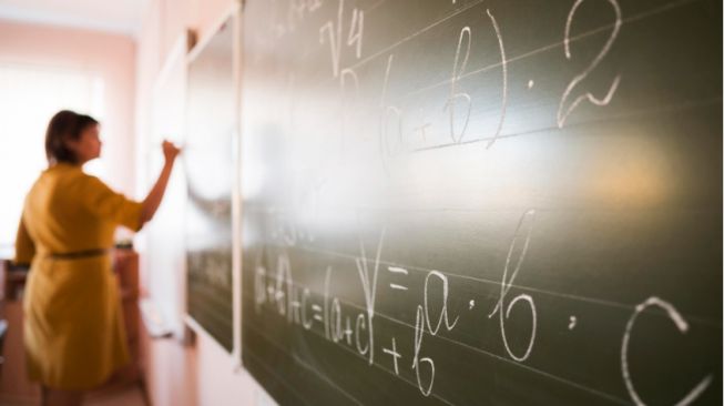 博博纳罗：学前及基础教育教师短缺